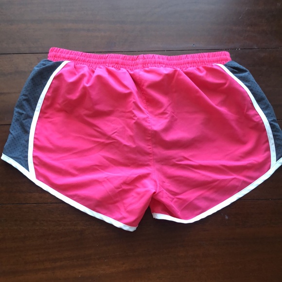 Under Armour Run Shorts - Picture 2 of 2
